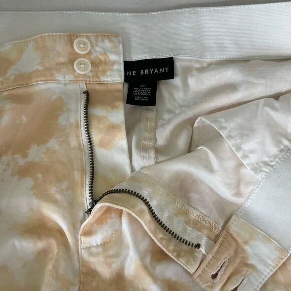 Lane Bryant Cargo Capri Pants Tie Dye Cream Peach Stretchy Modal Blend Size 20 - Picture 2 of 12